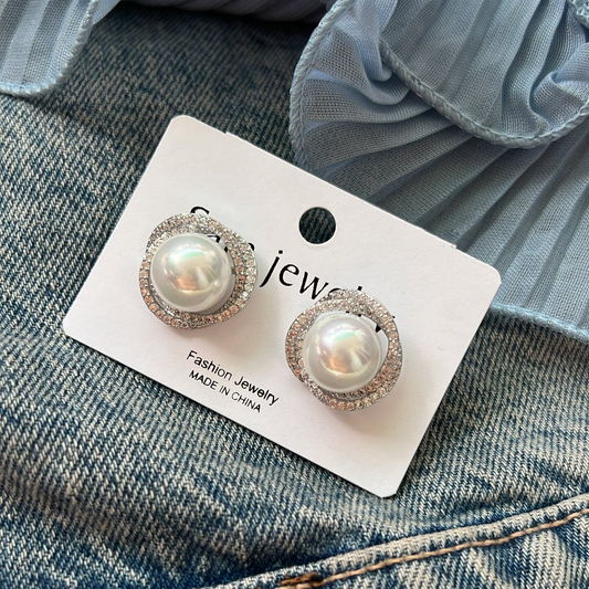 Cally pearl studs