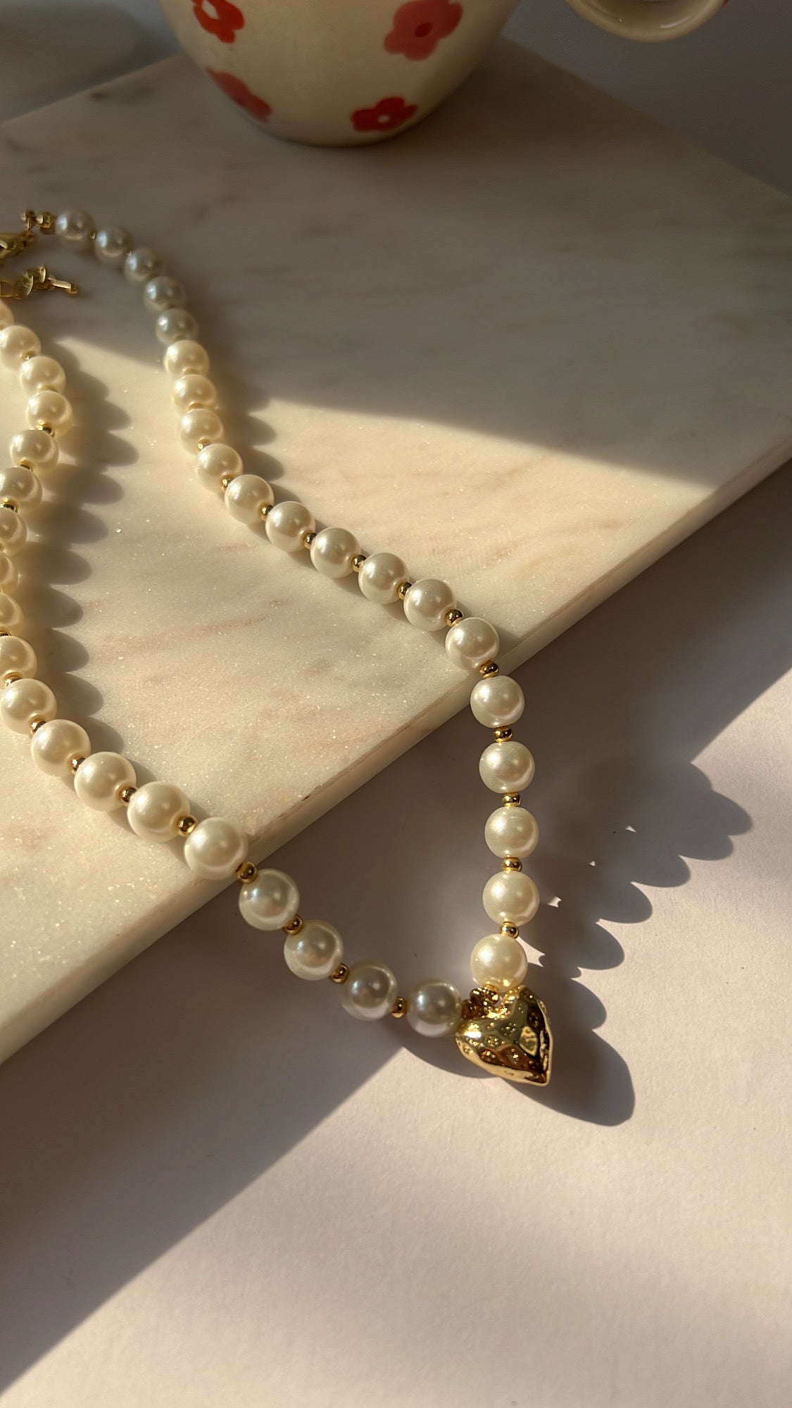 Meadow pearl neckpiece