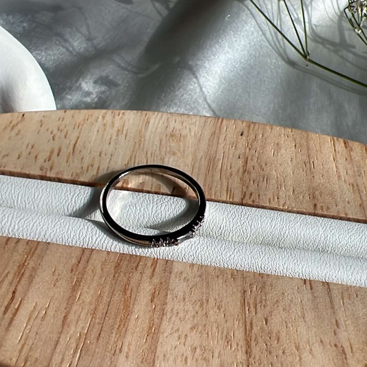 Davina minimal ring