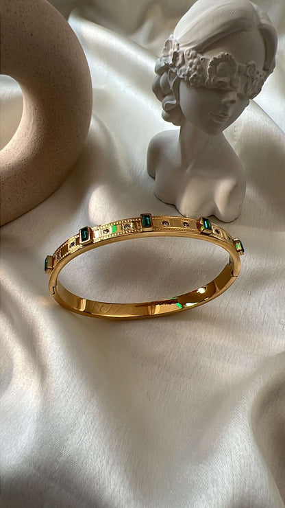 Hazy emerald bangle