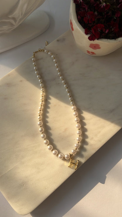 Haven pearl neckpiece