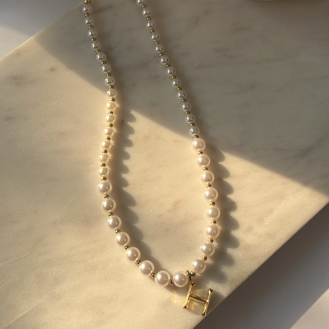 Haven pearl neckpiece