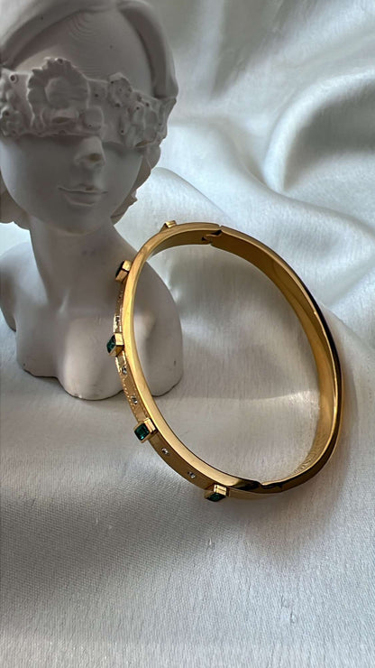 Hazy emerald bangle