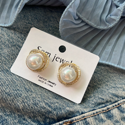 Cal pearl studs