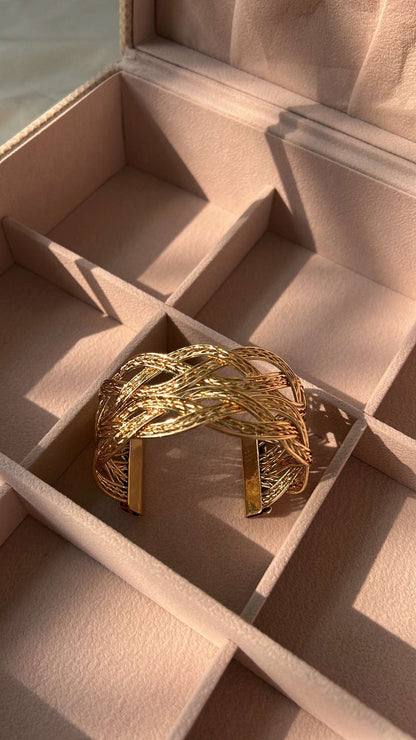 Idylla gold cuff