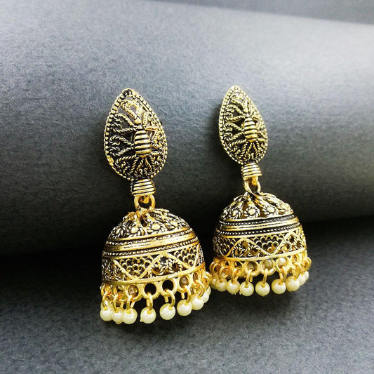 Exquisite Pearls Earring