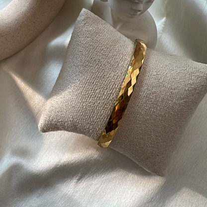 Retro gold band