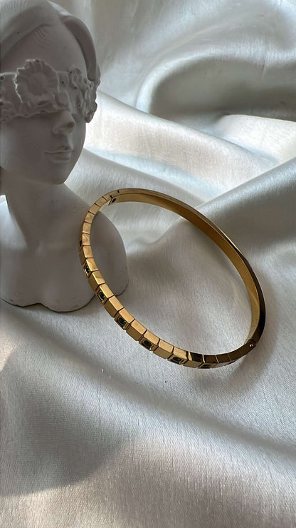 Rhys Emerald Bangle