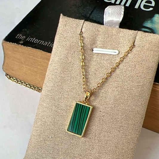 Lucy emerald neckpiece