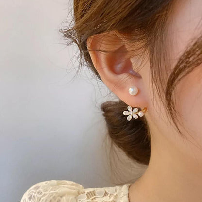 Korean niche design pearl flower earrings 2022 new trendy light luxury two-wear small stud earrings for women