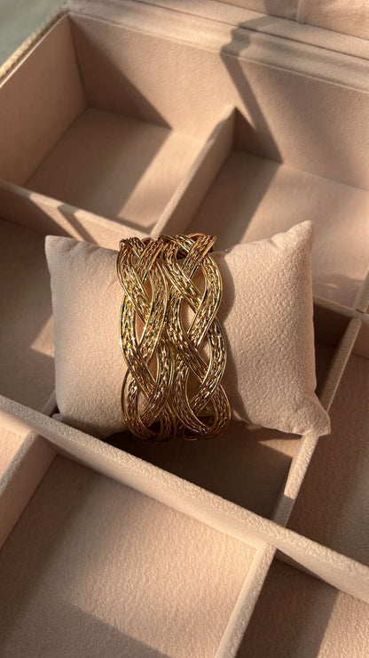 Idylla gold cuff