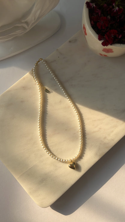 Heart pearl neckpiece