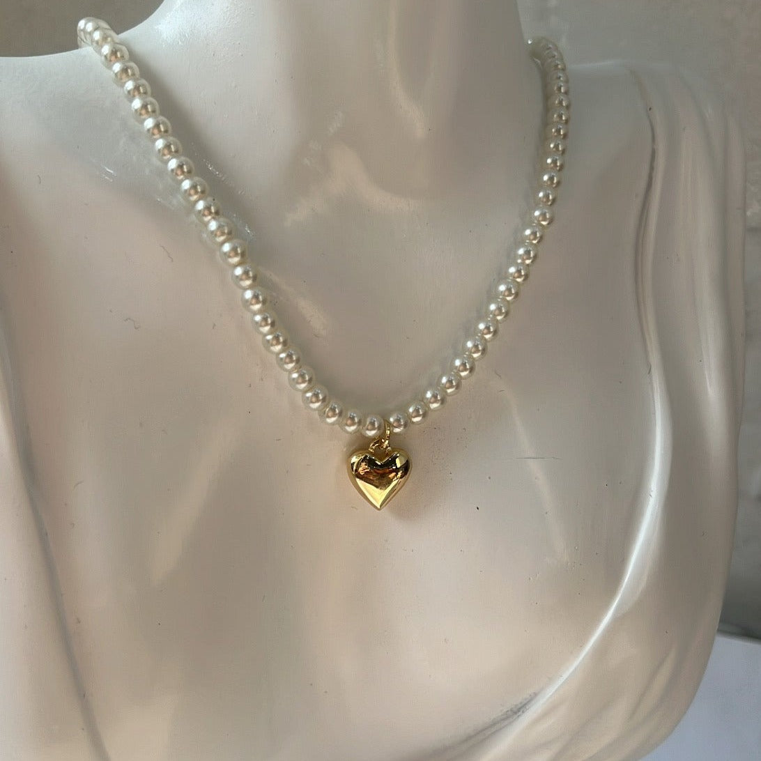 Heart pearl neckpiece