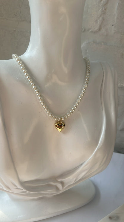 Heart pearl neckpiece