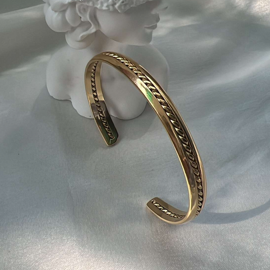 Aster minimal gold cuff