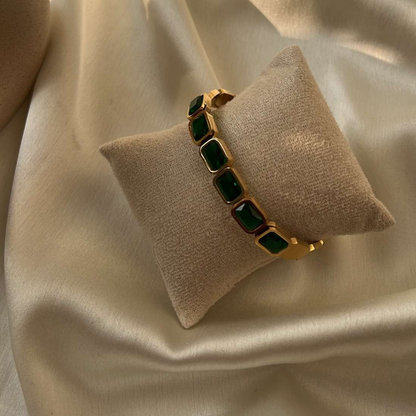 Evander emerald bangle