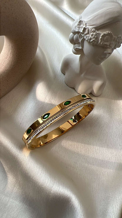 Waddle emerald bangle