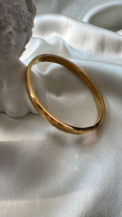 Retro gold band