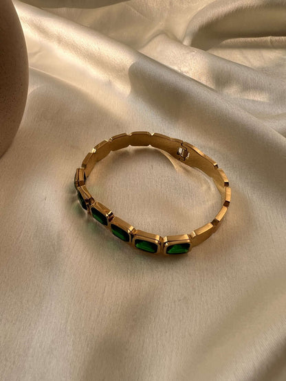 Evander emerald bangle