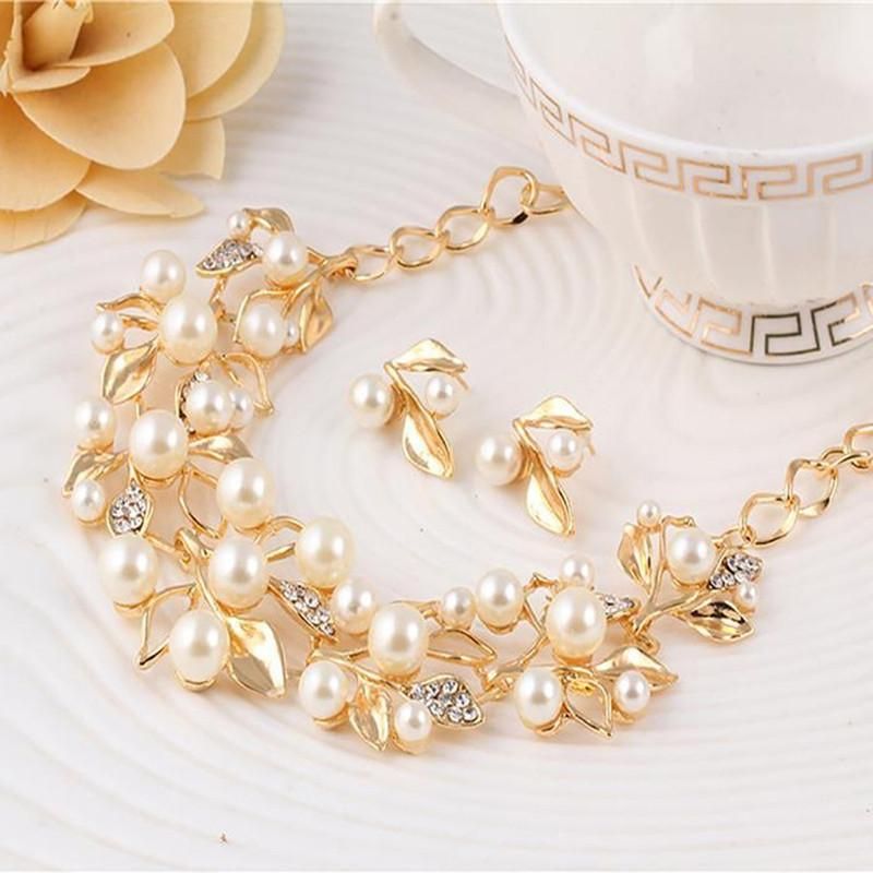 Golden Frontier Pearl Necklace & Earring Set