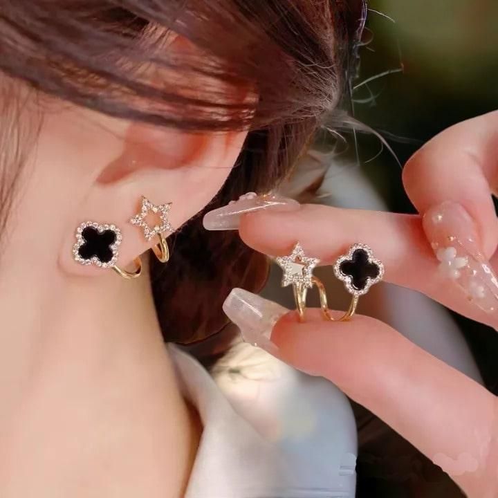 Korean chic: Vibrato clover earrings